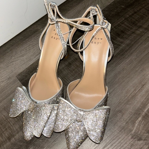 a new day Silver Rhinestone Julia Bow Heels - Picture 3 of 7